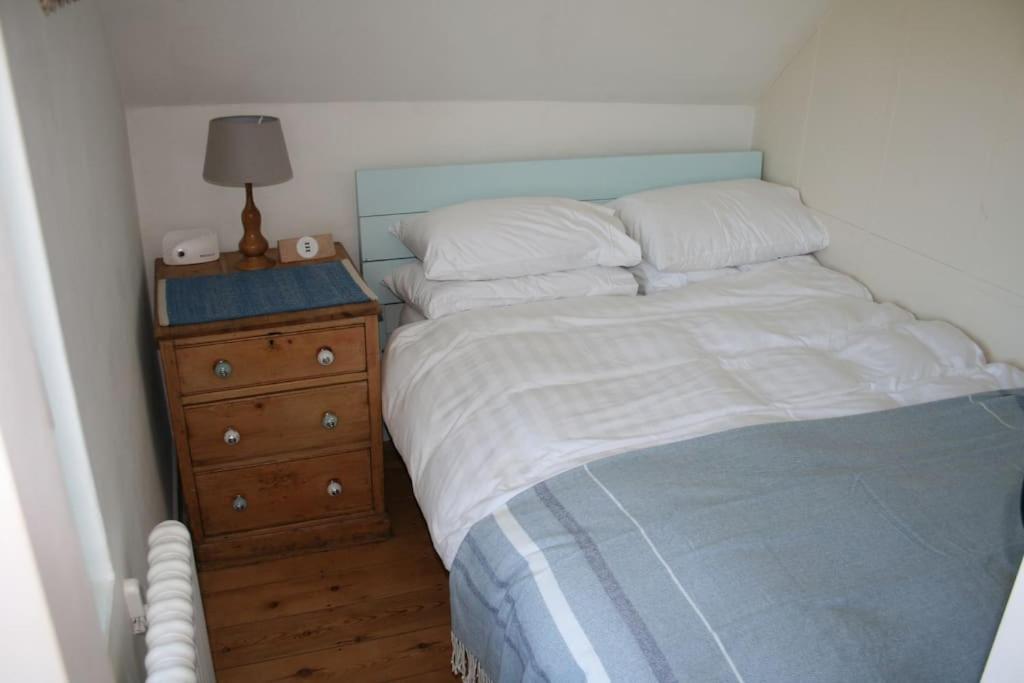 Greystone Cottage - Sea Views, Short Stroll To A Beautiful Sandy Beach Brook  Exteriör bild