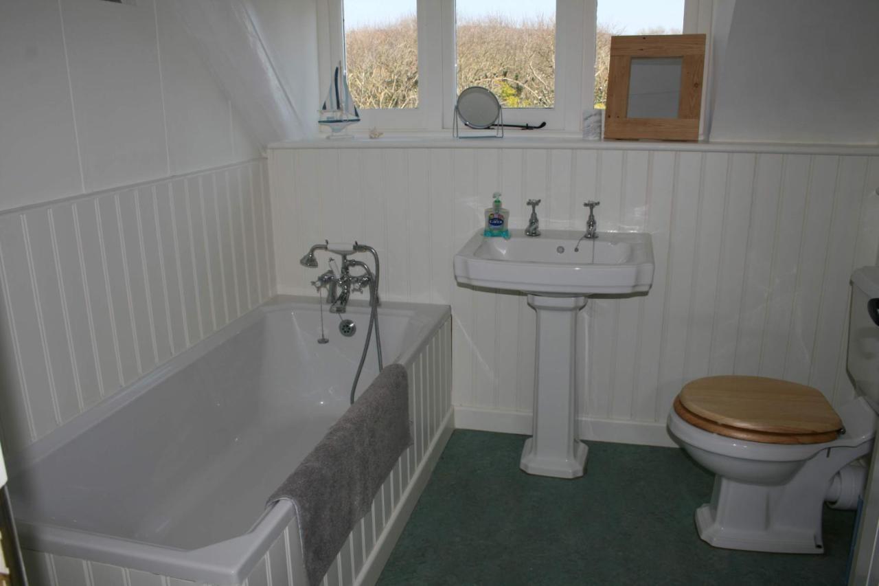 Greystone Cottage - Sea Views, Short Stroll To A Beautiful Sandy Beach Brook  Exteriör bild